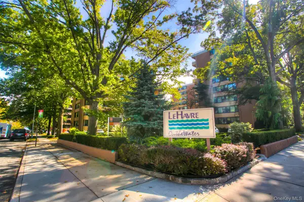 7-15 162nd Street #4B, Beechhurst, NY 11357