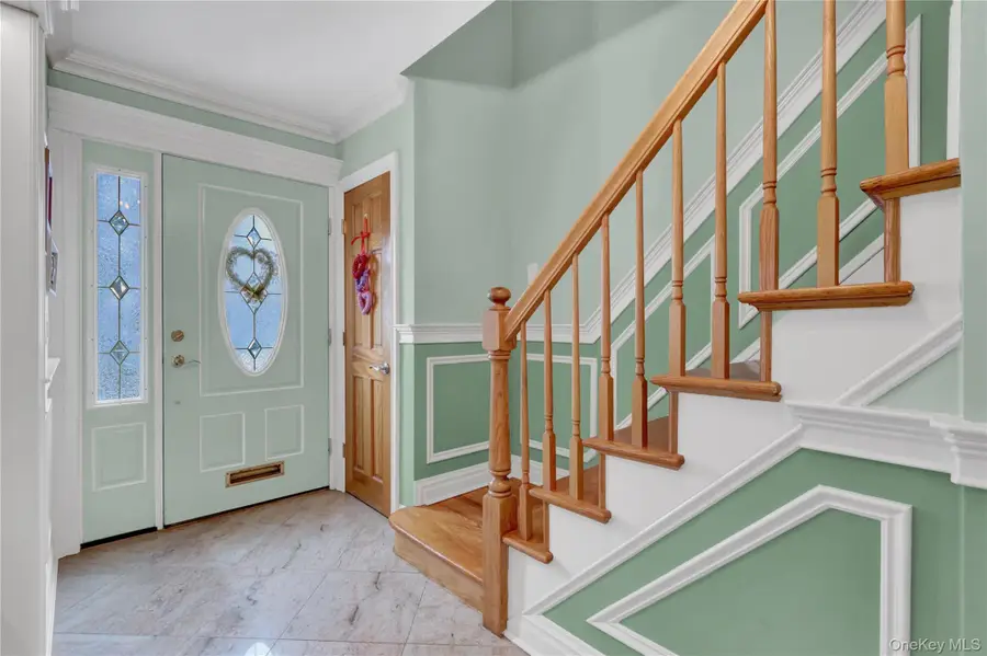 122 Laurel Drive, New Hyde Park, NY 11040 - #2