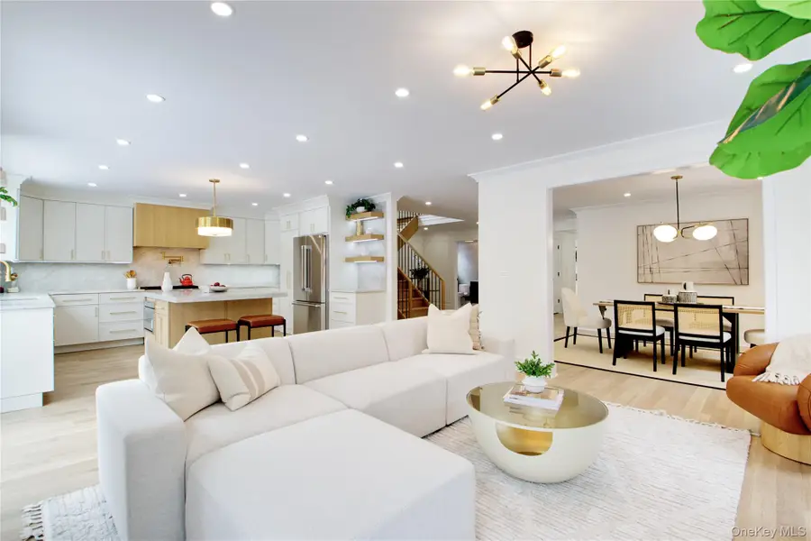 30 4th Street, Manhasset, NY 11030 - #3