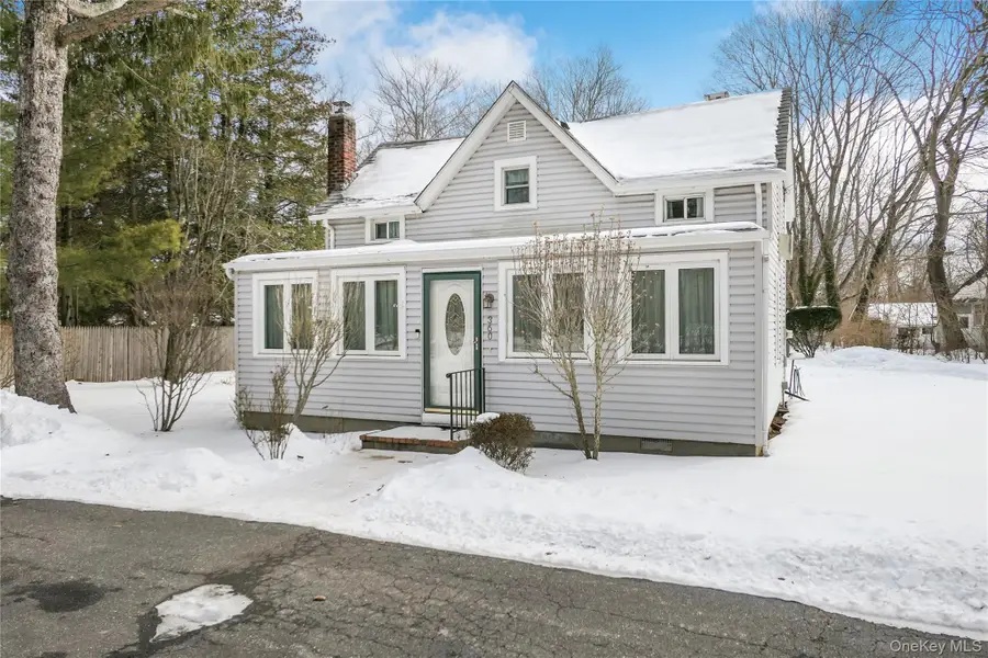 360 S Country Road, Brookhaven, NY 11719 - #2