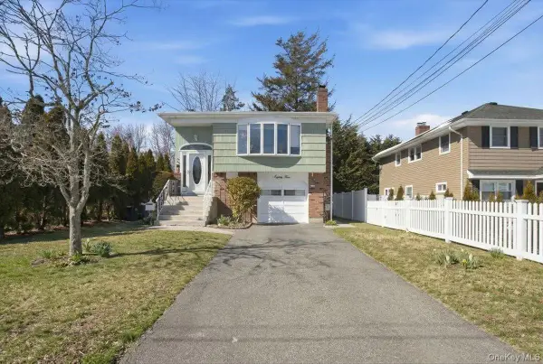 85 Unqua Road, Massapequa, NY 11758