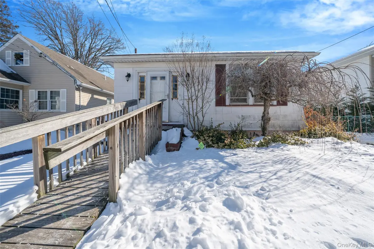 21 Park Avenue, Malverne, NY 11565 - Image #1