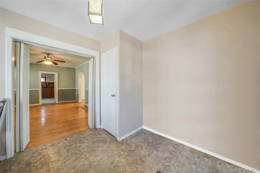 21 Park Avenue, Malverne, NY 11565 - Image #3