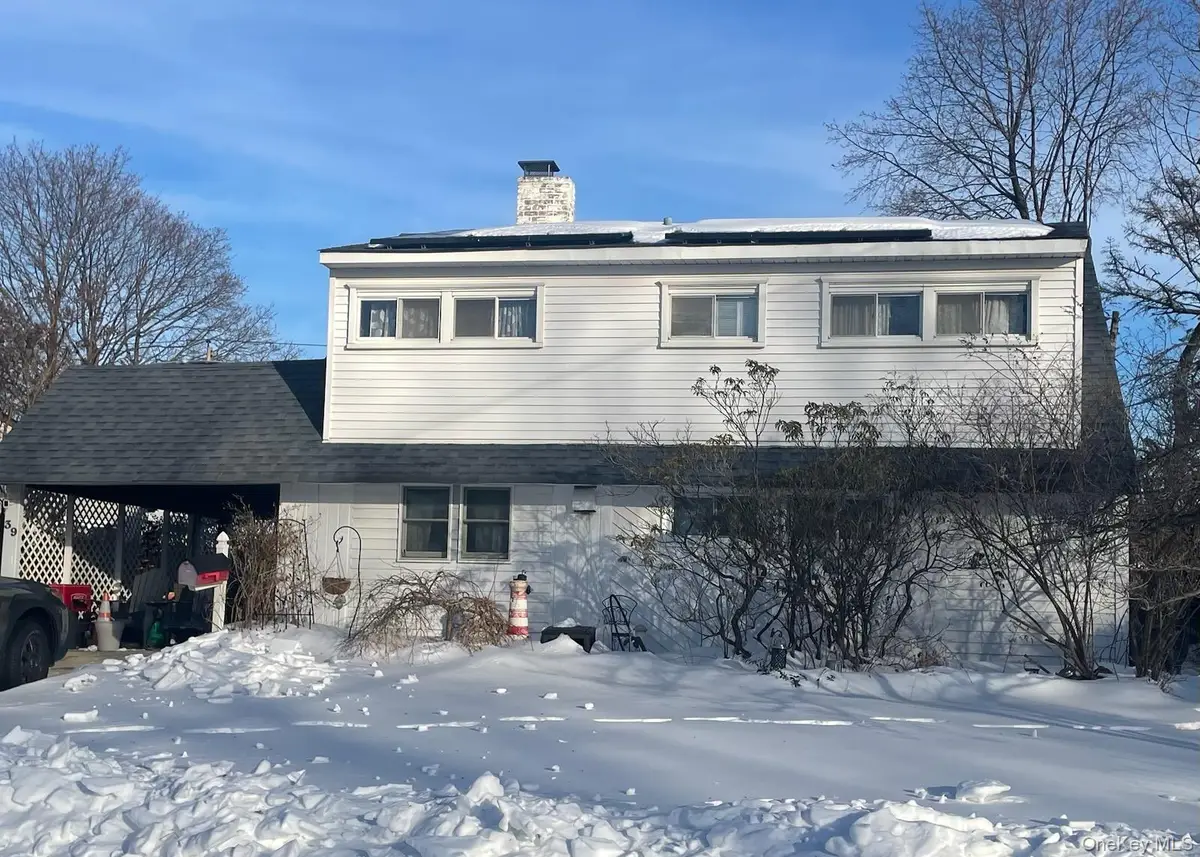 39 Beacon Lane, Hicksville, NY 11801 - Image #1