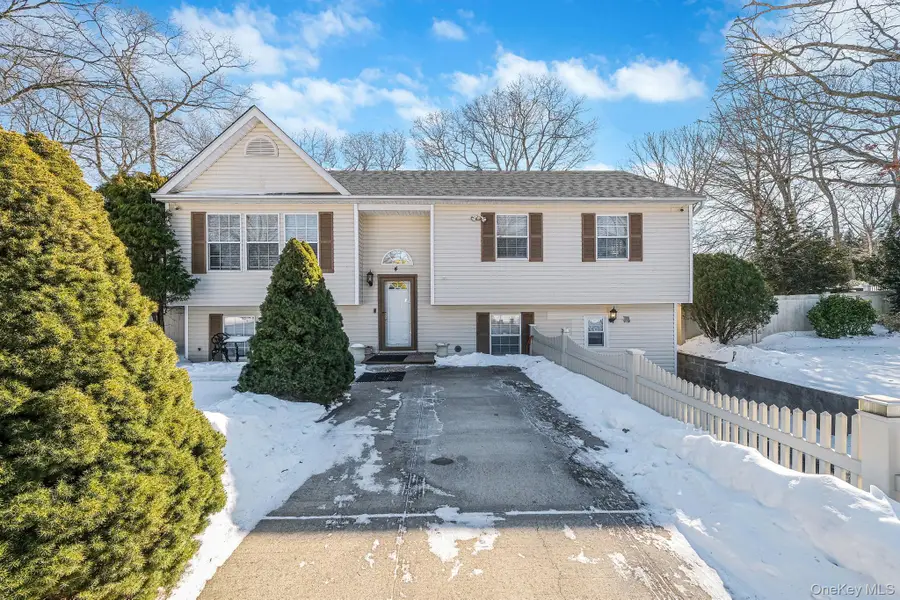 4 W Prospect Street, Selden, NY 11784 - #3