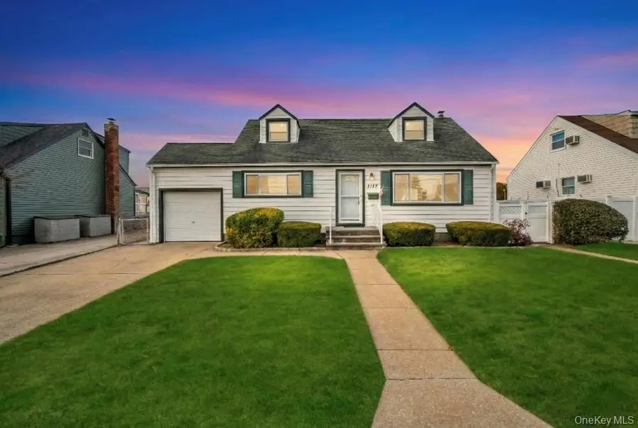 2127 Erma Drive, East Meadow, NY 11554 - #2