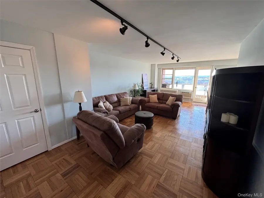 1841 Central Park Avenue #16R, Yonkers, NY 10710 - #3