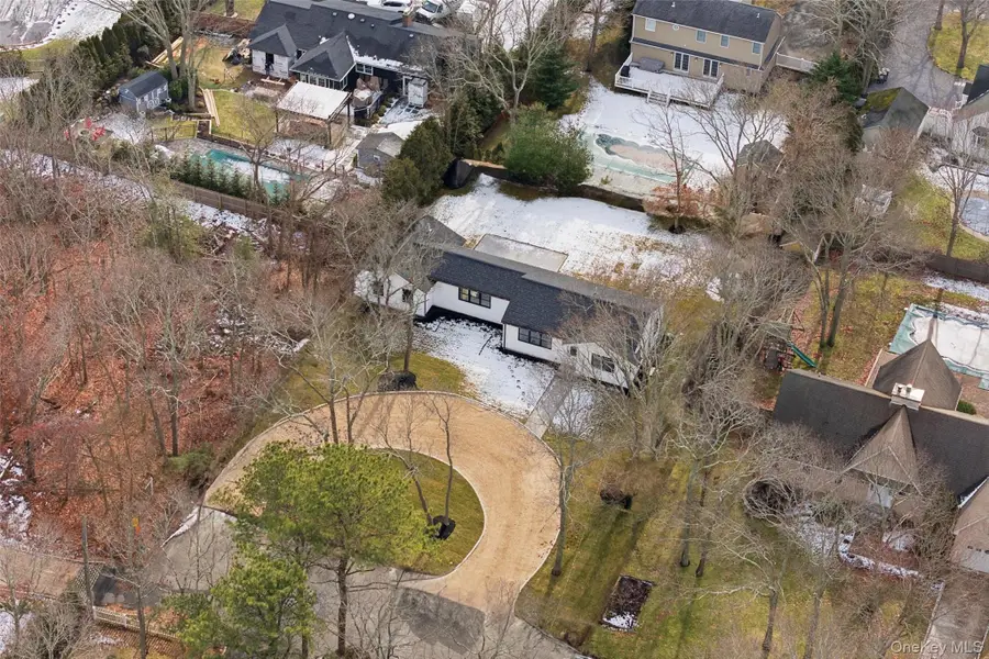 10 Tramposh Lane, Hampton Bays, NY 11946 - #2