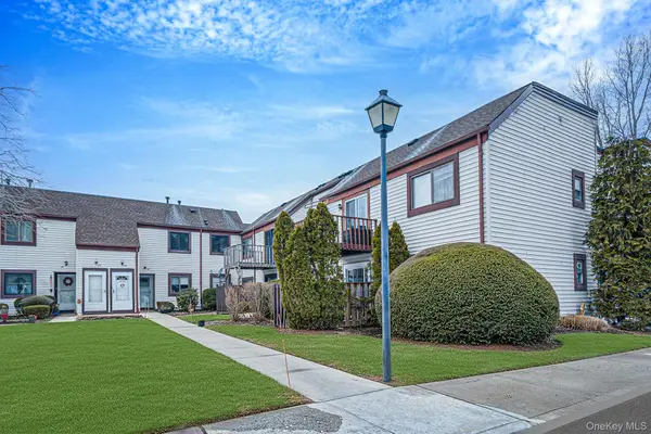 42 Monet Court #42, Middle Island, NY 11953