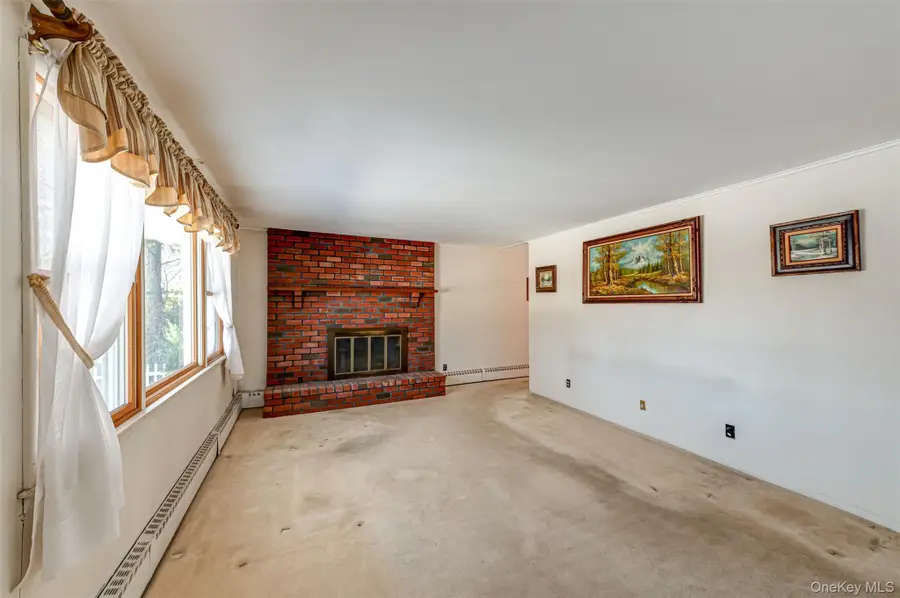 18 Annetta Avenue, Smithtown, NY 11787 - #2