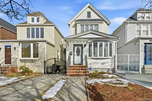 69-27 Manse Street, Forest Hills, NY 11375