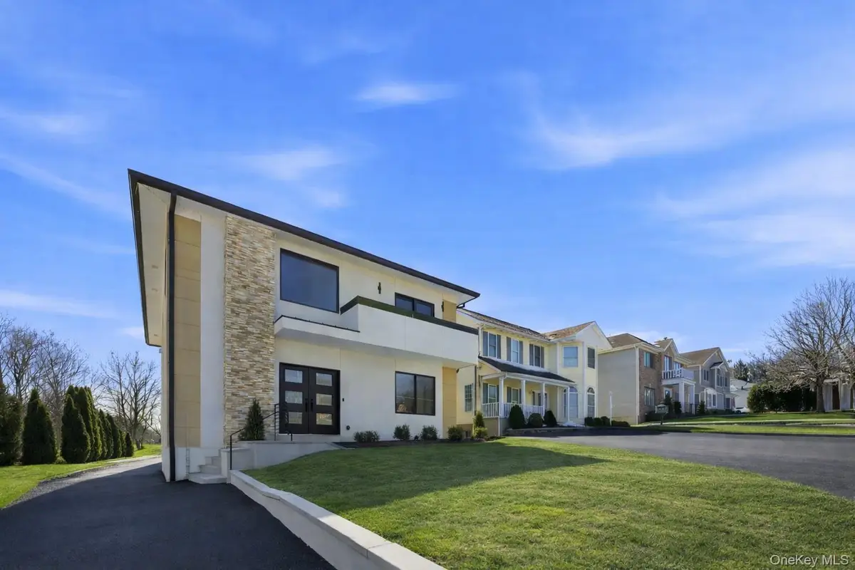 31 Gedney Way, White Plains, NY 10605 - #1