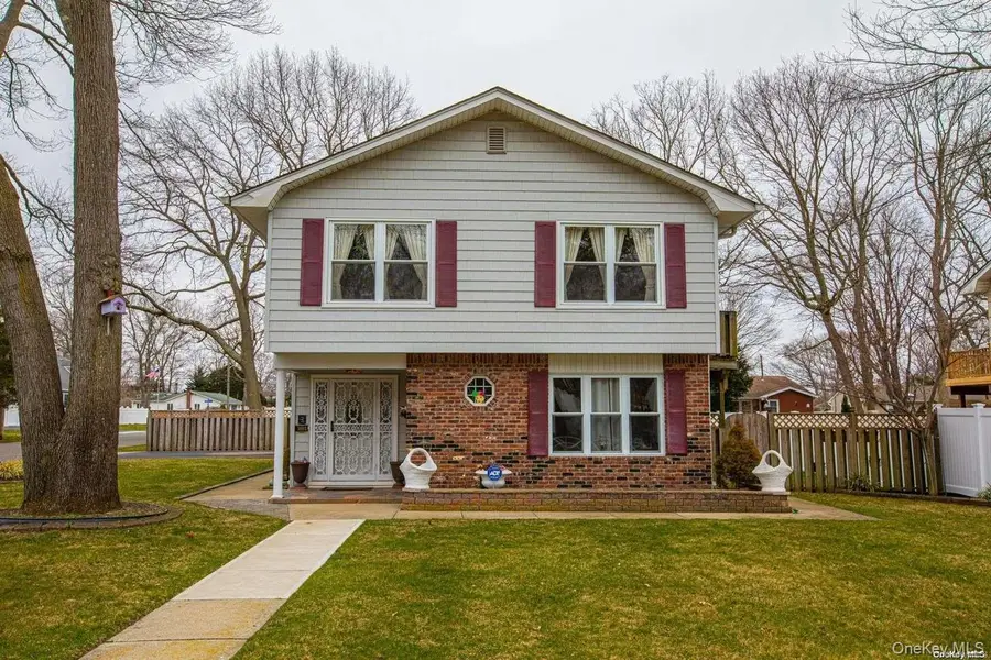 1093 Oakneck Road, Bay Shore, NY 11706 - #2