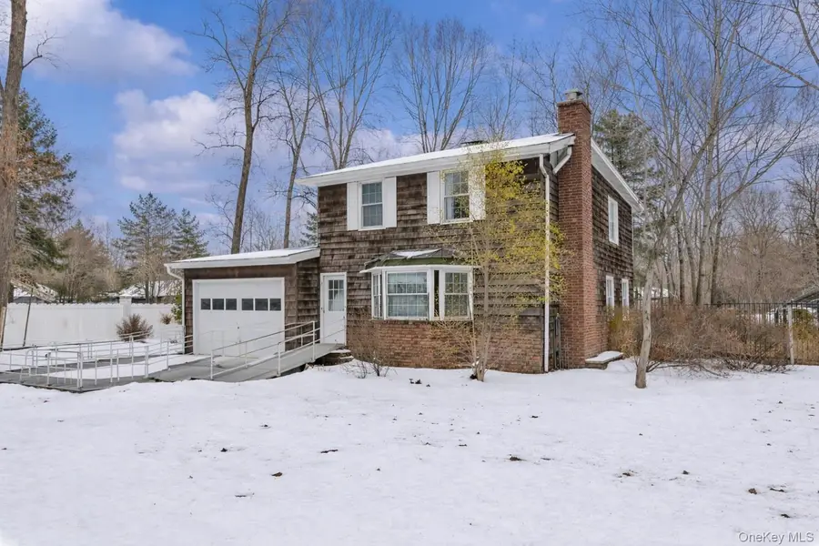 6 Oak Street, Saint James, NY 11780 - #2