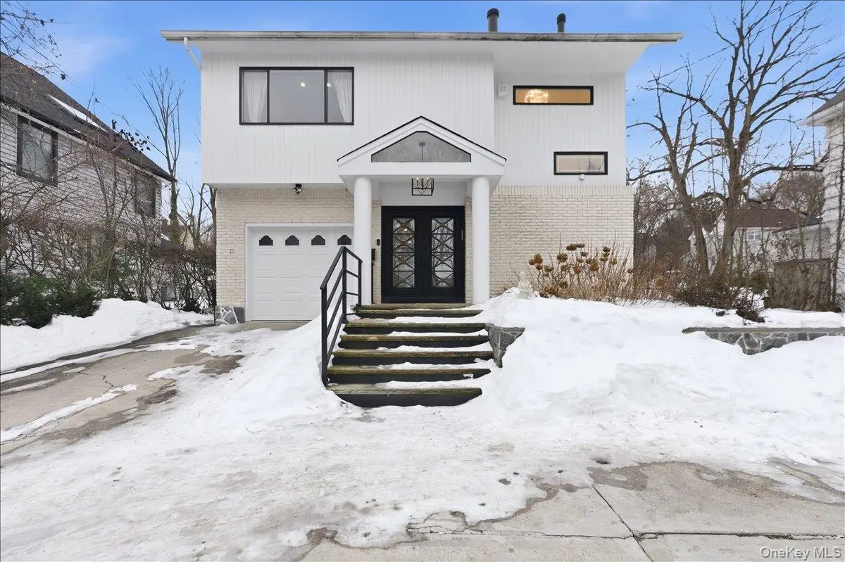 12 Red Brook Road, Great Neck, NY 11024 - #1