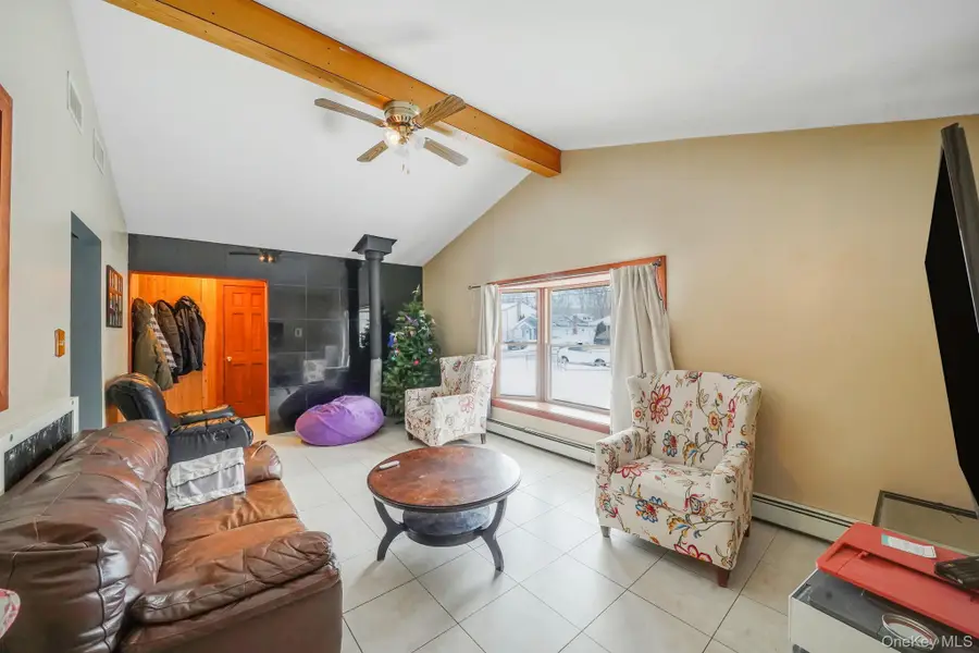 71 Oak Avenue, Shirley, NY 11967 - #3