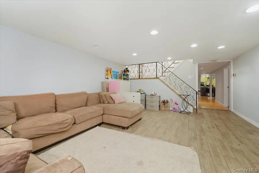847 Oliver Avenue, North Woodmere, NY 11581 - #3