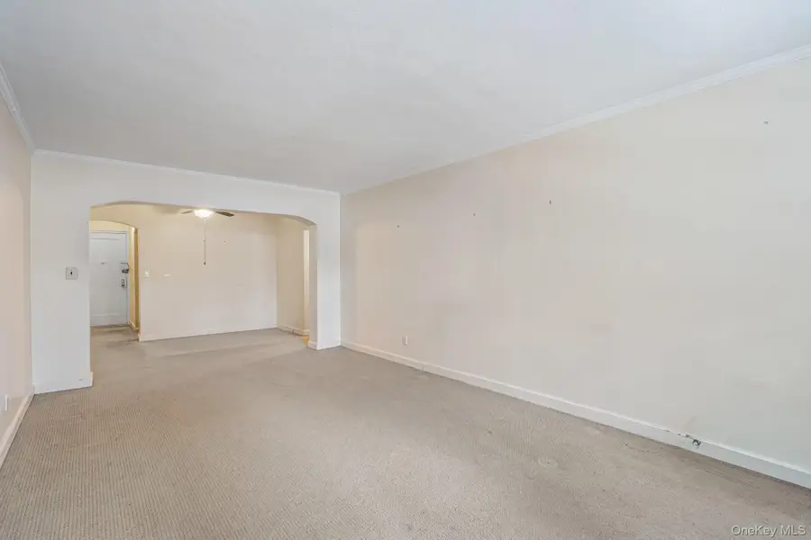 2 Townhouse Place #2L, Great Neck, NY 11021 - #3