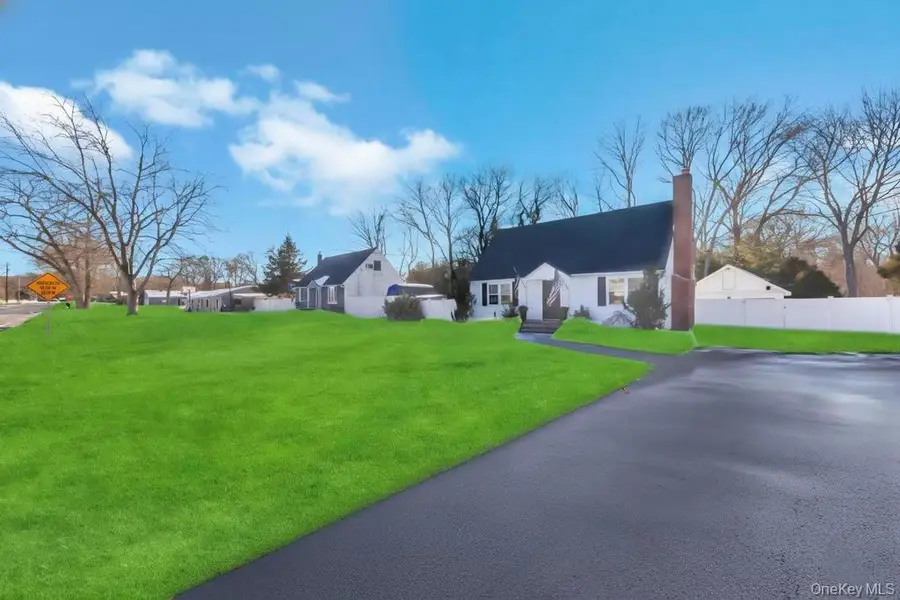 24 New Lane, Selden, NY 11784 - #3