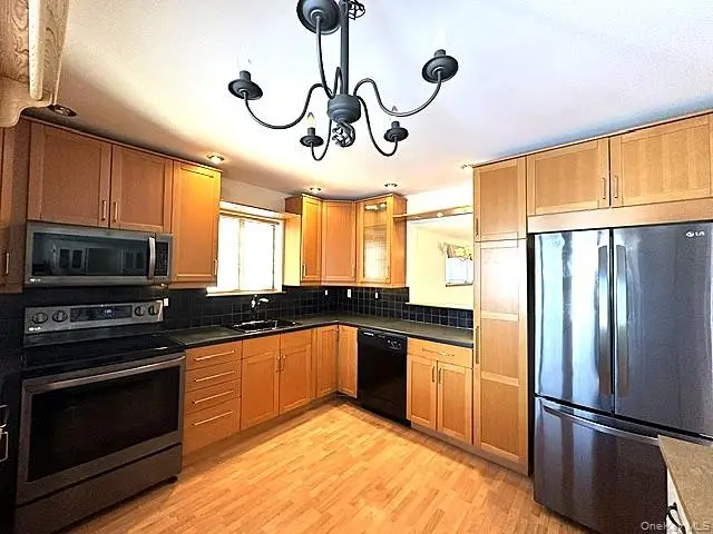 211 Falcon Court #211, Poughkeepsie, NY 12603 - #2