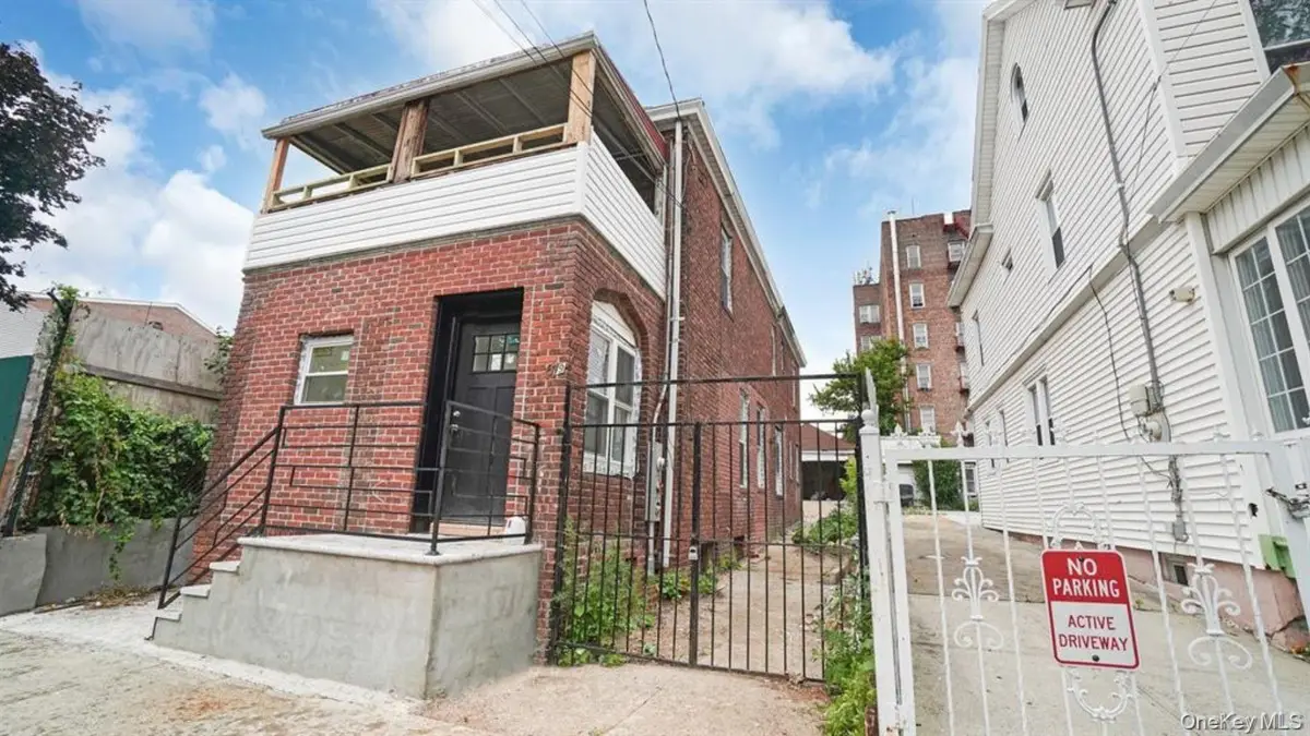 679 E 221st Street, Bronx, NY 10467 - #1