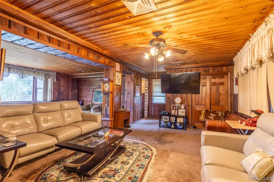 20 Olympia Street, Port Jefferson Station, NY 11776 - #2