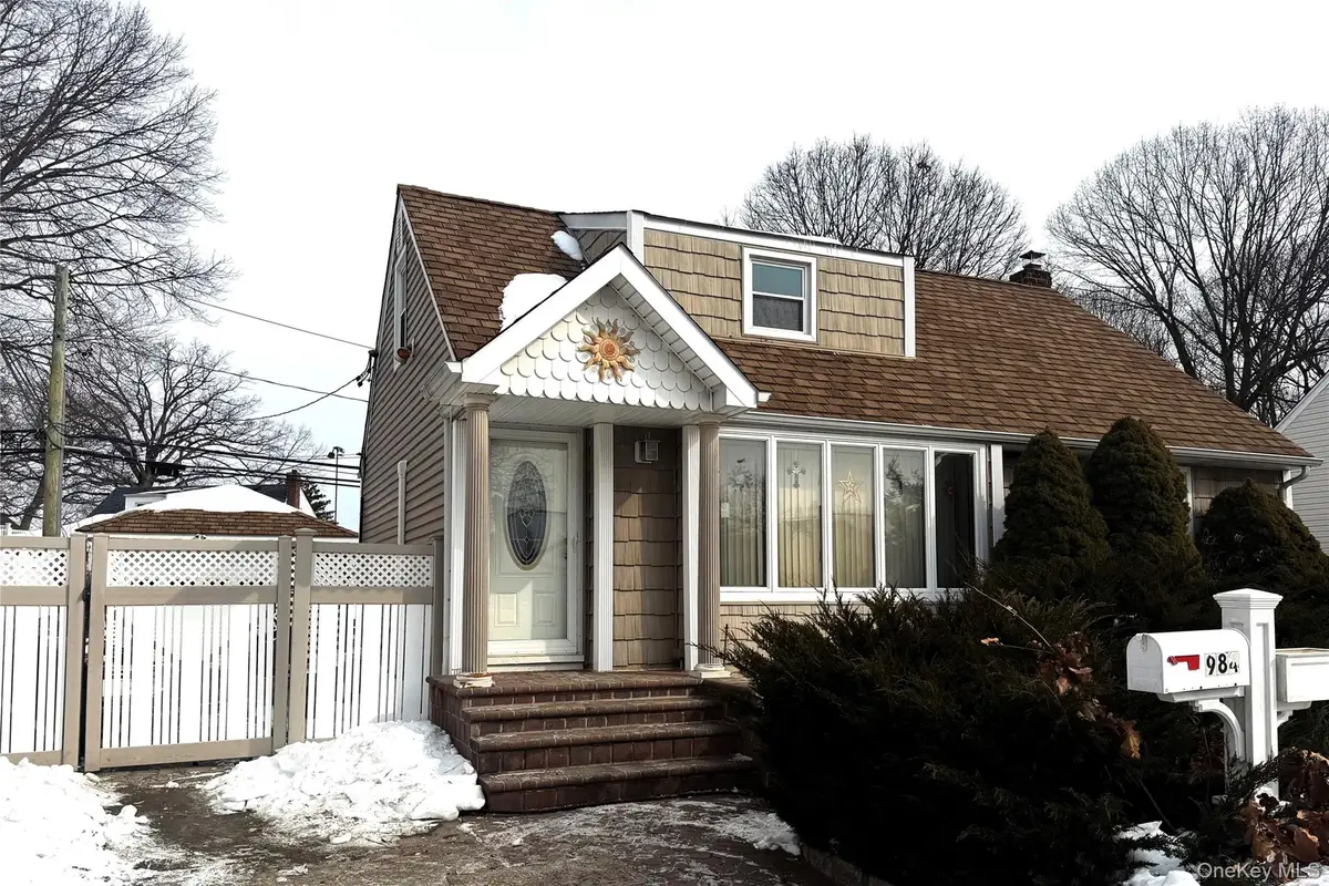 984 Shelburne Drive, Franklin Square, NY 11010 - #1