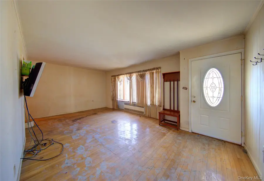 984 Shelburne Drive, Franklin Square, NY 11010 - #3