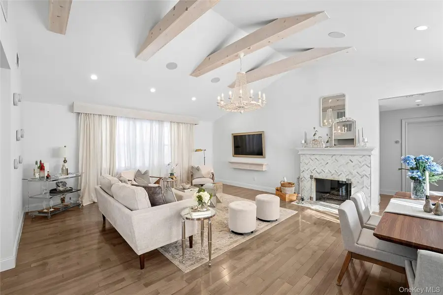 11 Huckleberry Lane E, Hampton Bays, NY 11946 - #2