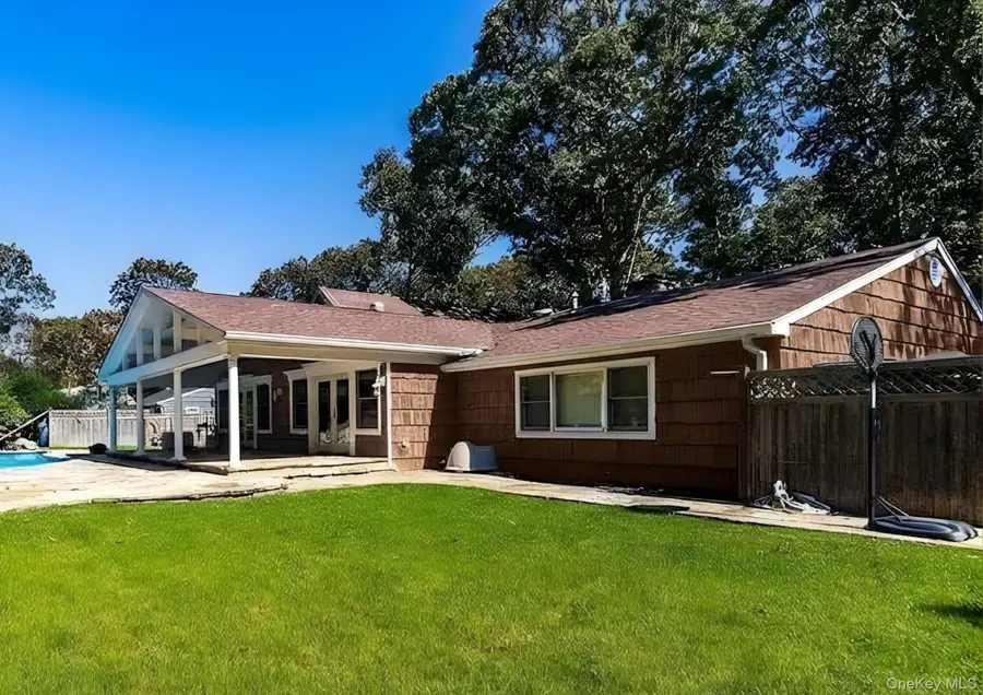 22 Redwood Drive, Great River, NY 11739 - #2