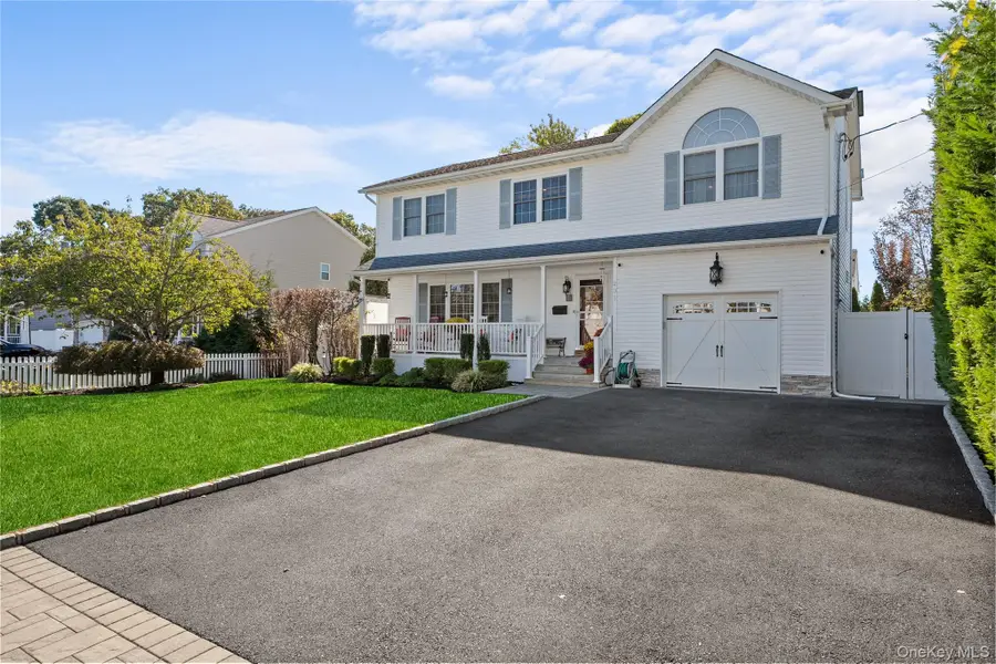 231 46th Street, Lindenhurst, NY 11757 - #3