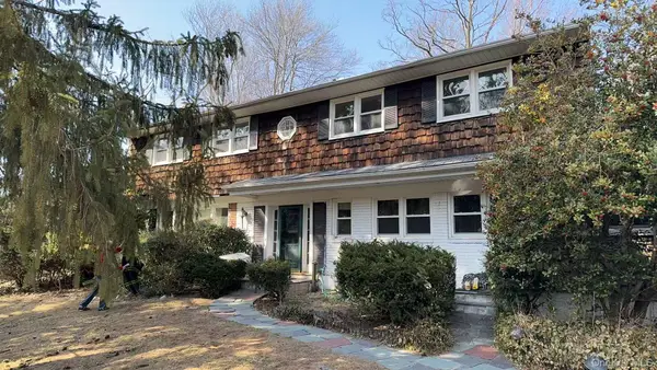 499 Stonytown Road, Manhasset, NY 11030