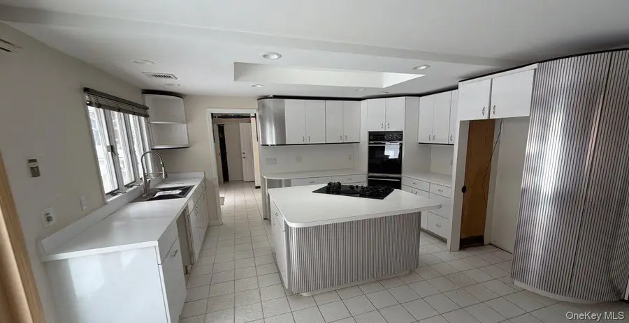 1 Domino Way, Mount Sinai, NY 11766 - #3