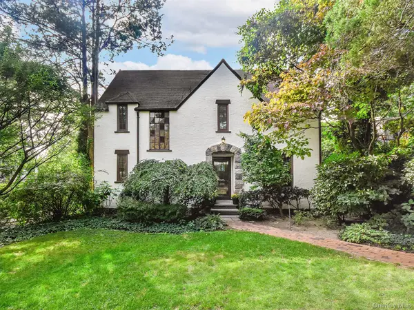 27 Oakland Drive, Port Washington, NY 11050