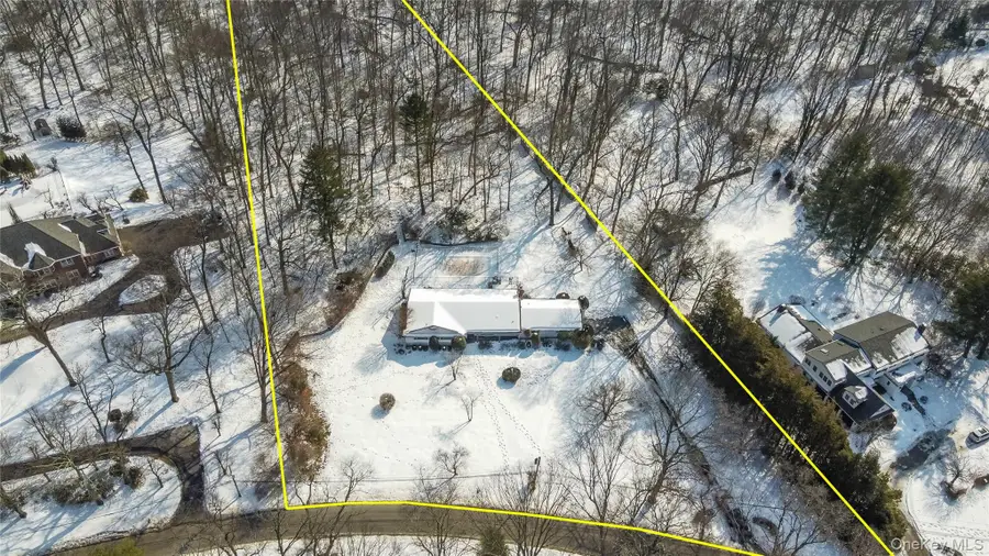 22 Wenwood Drive, Glen Head, NY 11545 - #3