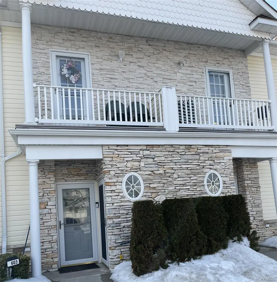 604 Narragansett Villas Drive, Lindenhurst, NY 11757 - #2