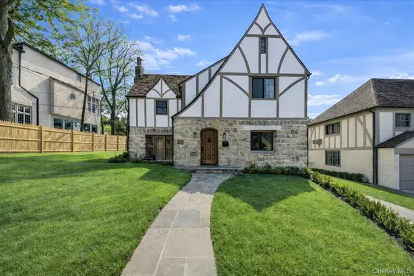 18 Lakeside Drive, New Rochelle, NY 10801