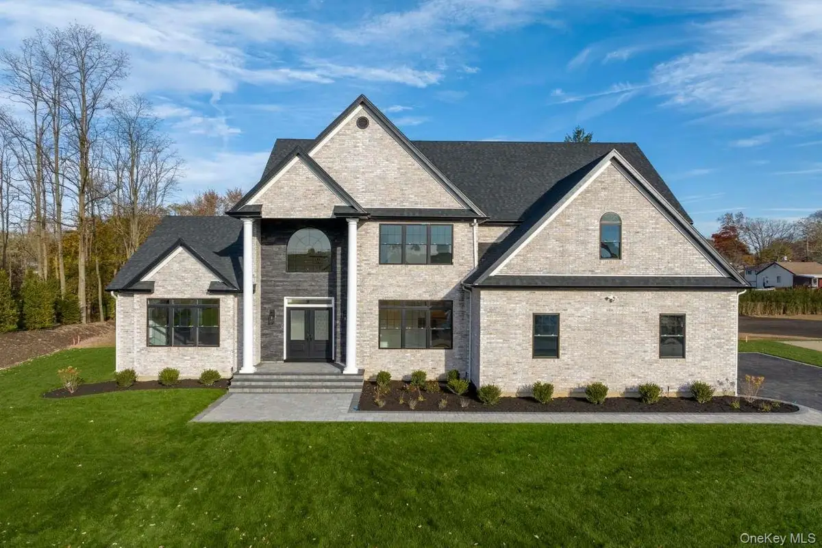 457 Pond Path, East Setauket, NY 11733 - #1