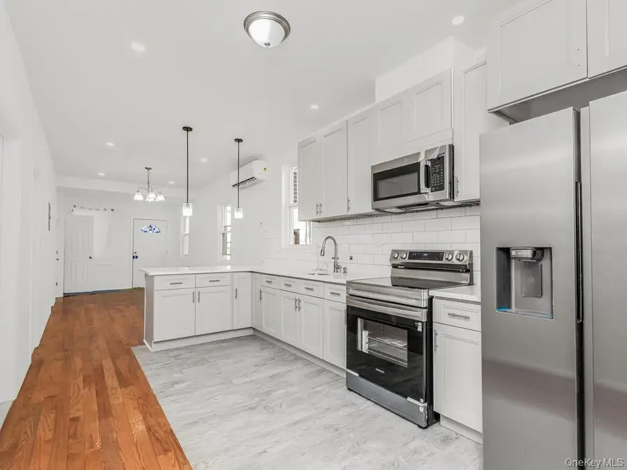 940 E 212th Street, Bronx, NY 10469 - #3