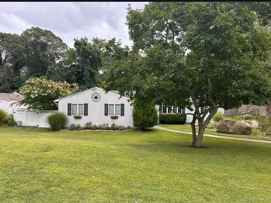 19 Walnut Drive, Shoreham, NY 11786 - #3