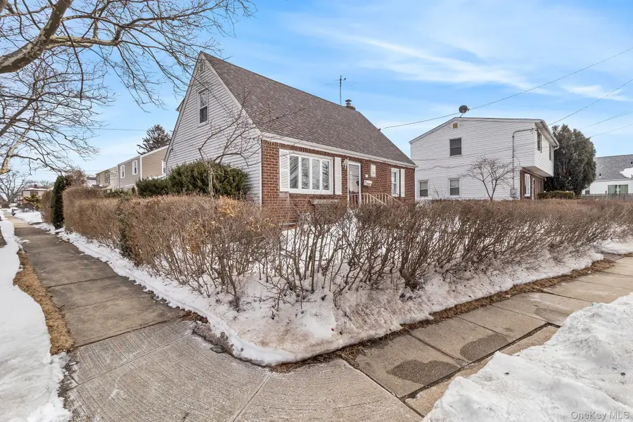 336 Herricks Road, Mineola, NY 11501 - #2