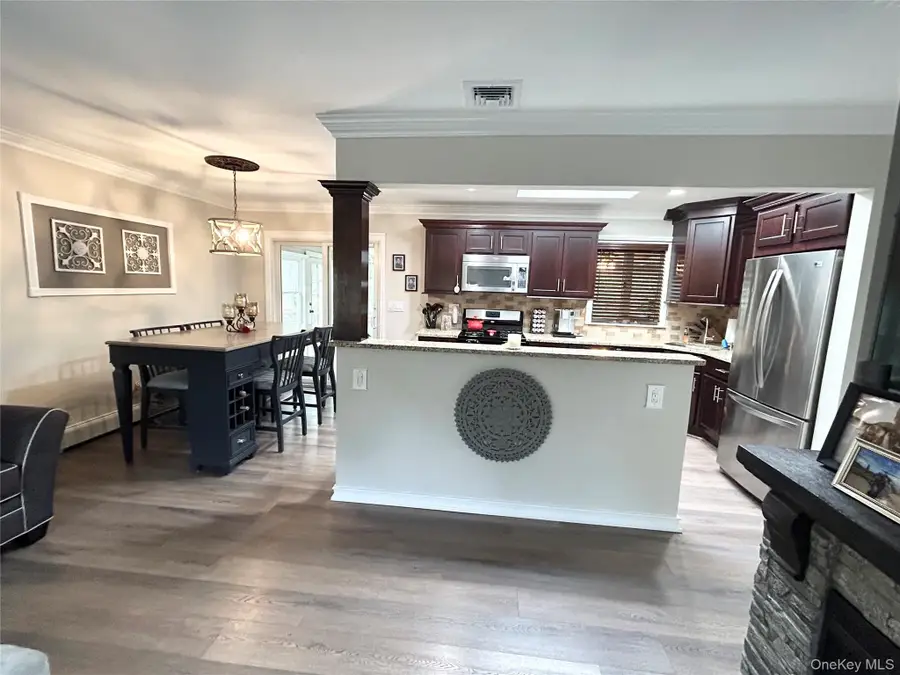 3 Norma Lane, Kings Park, NY 11754 - #2