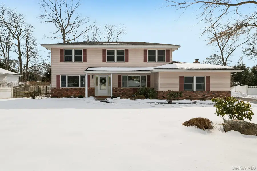 28 Sycamore Avenue, Lake Grove, NY 11755 - #3