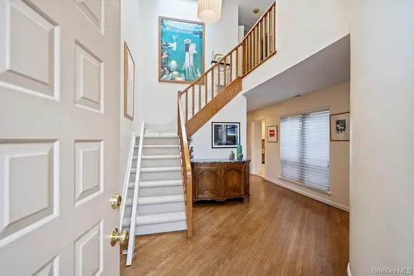 194 Alta Terrace Terrace #194, Jericho, NY 11753