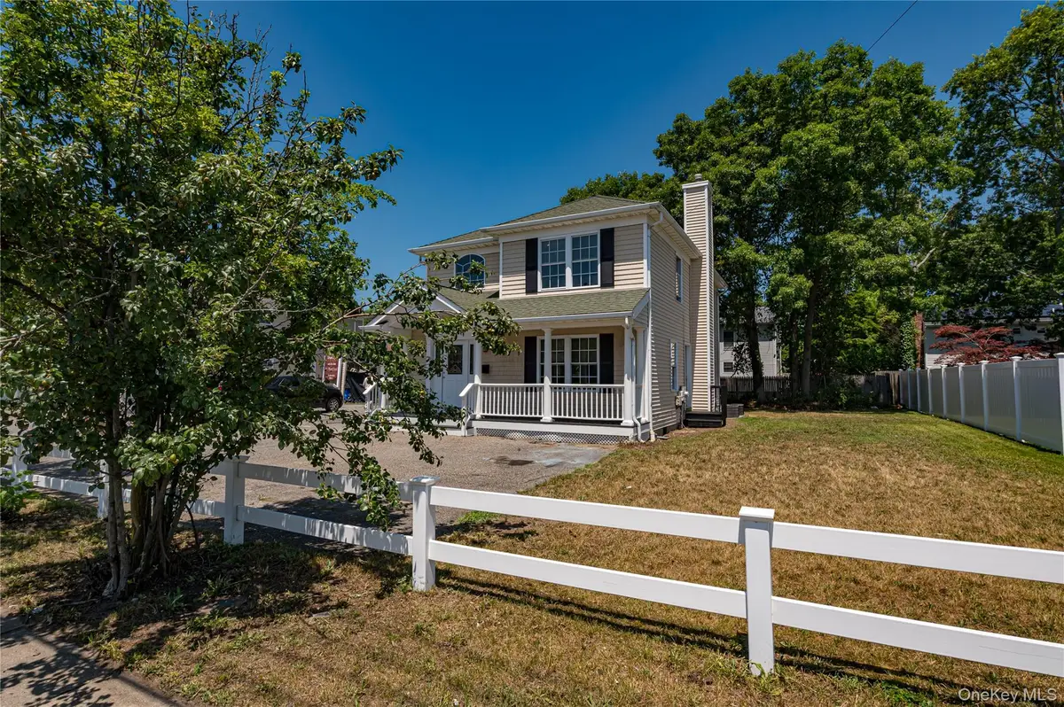 2163 Sunrise Highway, Islip, NY 11751 - #1