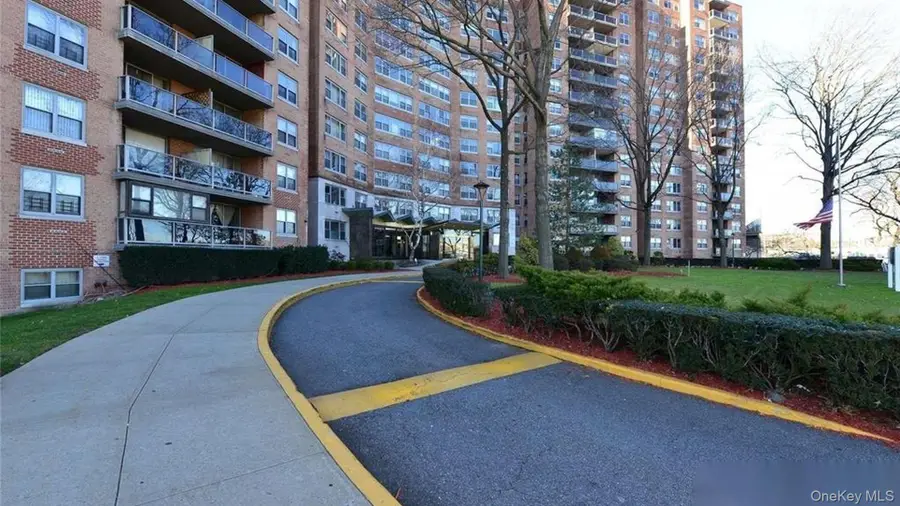 61-20 Grand Central Parkway #C1102, Forest Hills, NY 11375 - #2