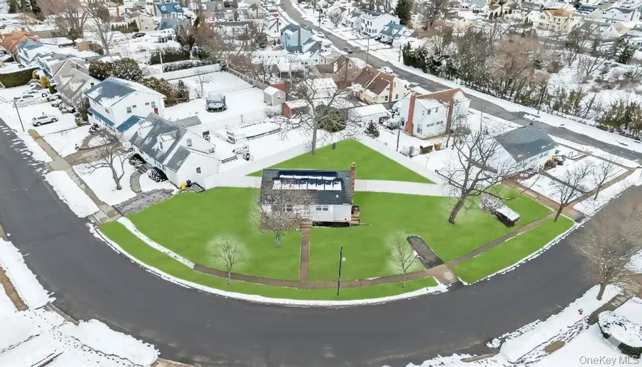 41 Winding Road, Hicksville, NY 11801 - #2