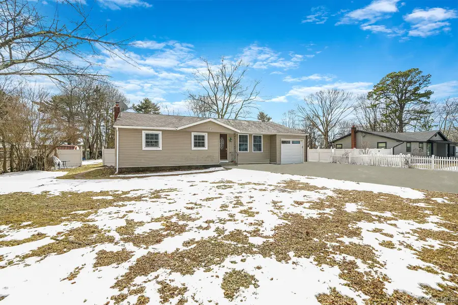 120 Evergreen Avenue, Brentwood, NY 11717 - #3