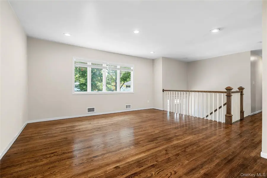 7 Pierre Drive, Commack, NY 11725 - #3