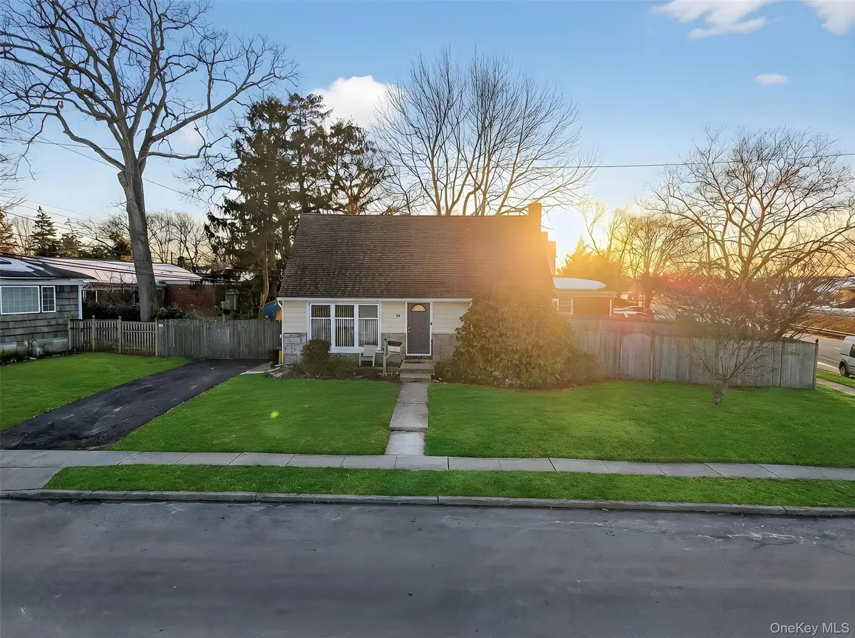 59 Holly Road, Hewlett, NY 11557 - #1